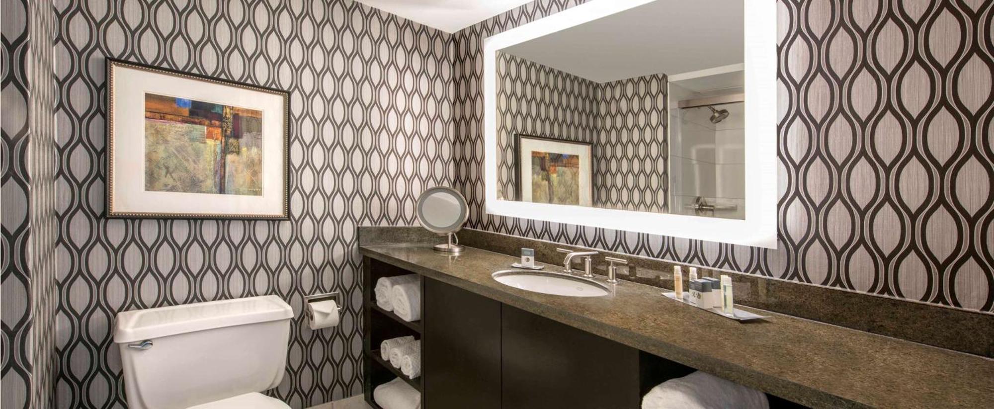 Doubletree By Hilton Chicago - Elk Grove Hotel