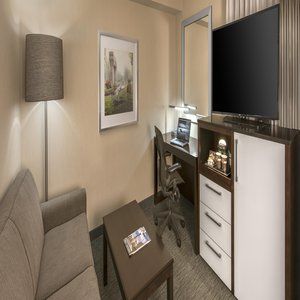 Doubletree By Hilton Chicago - Elk Grove Hotel